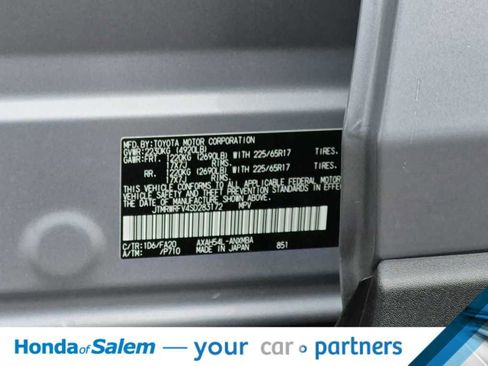 Used 2025 Toyota RAV4 XLE image 21