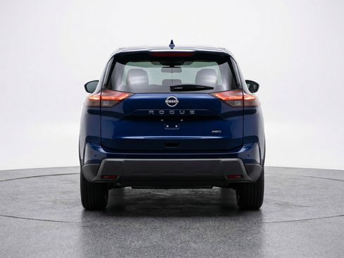 Used 2025 Nissan Rogue SV image 7