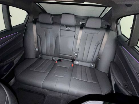 Used 2023 BMW 530e xDrive w/ Premium Package image 25