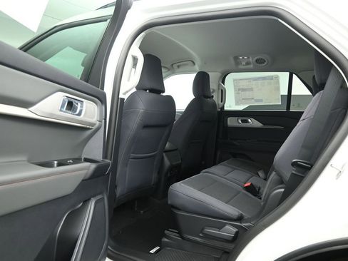 New 2026 Ford Explorer Active RWD image 19