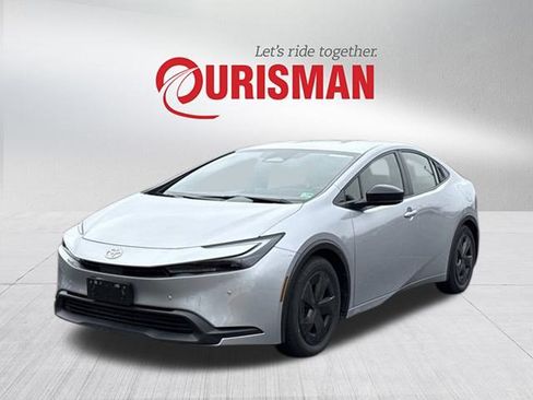 Used 2023 Toyota Prius LE image 5