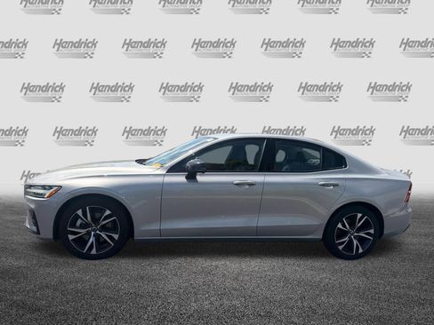 Used 2025 Volvo S60 B5 Core FWD image 10