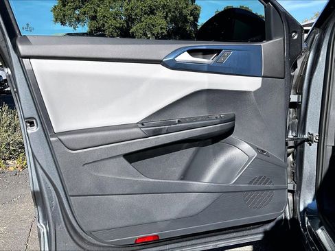 Used 2023 Volkswagen Taos SE image 22