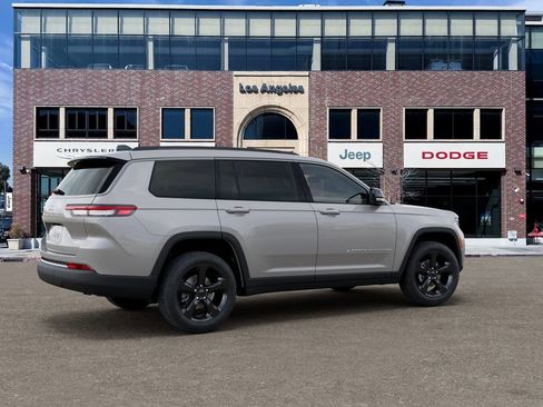 New 2026 Jeep Grand Cherokee L Limited AWD/4WD image 4