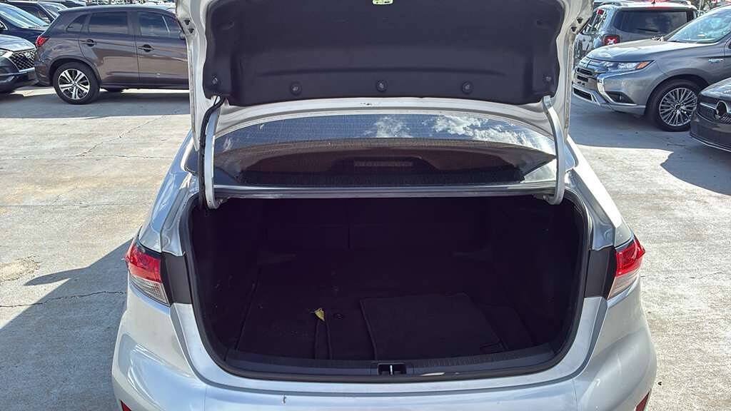 Used 2021 Toyota Corolla LE FWD image 10