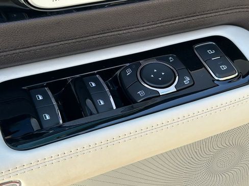 Used 2023 Lincoln Aviator Black Label AWD/4WD image 19