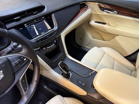 Used 2018 Cadillac XT5 Premium Luxury image 36