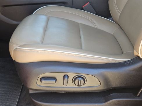 Used 2023 Chevrolet Traverse Premier AWD/4WD image 30