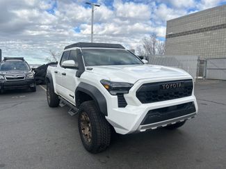Used 2024 Toyota Tacoma Trailhunter video 2