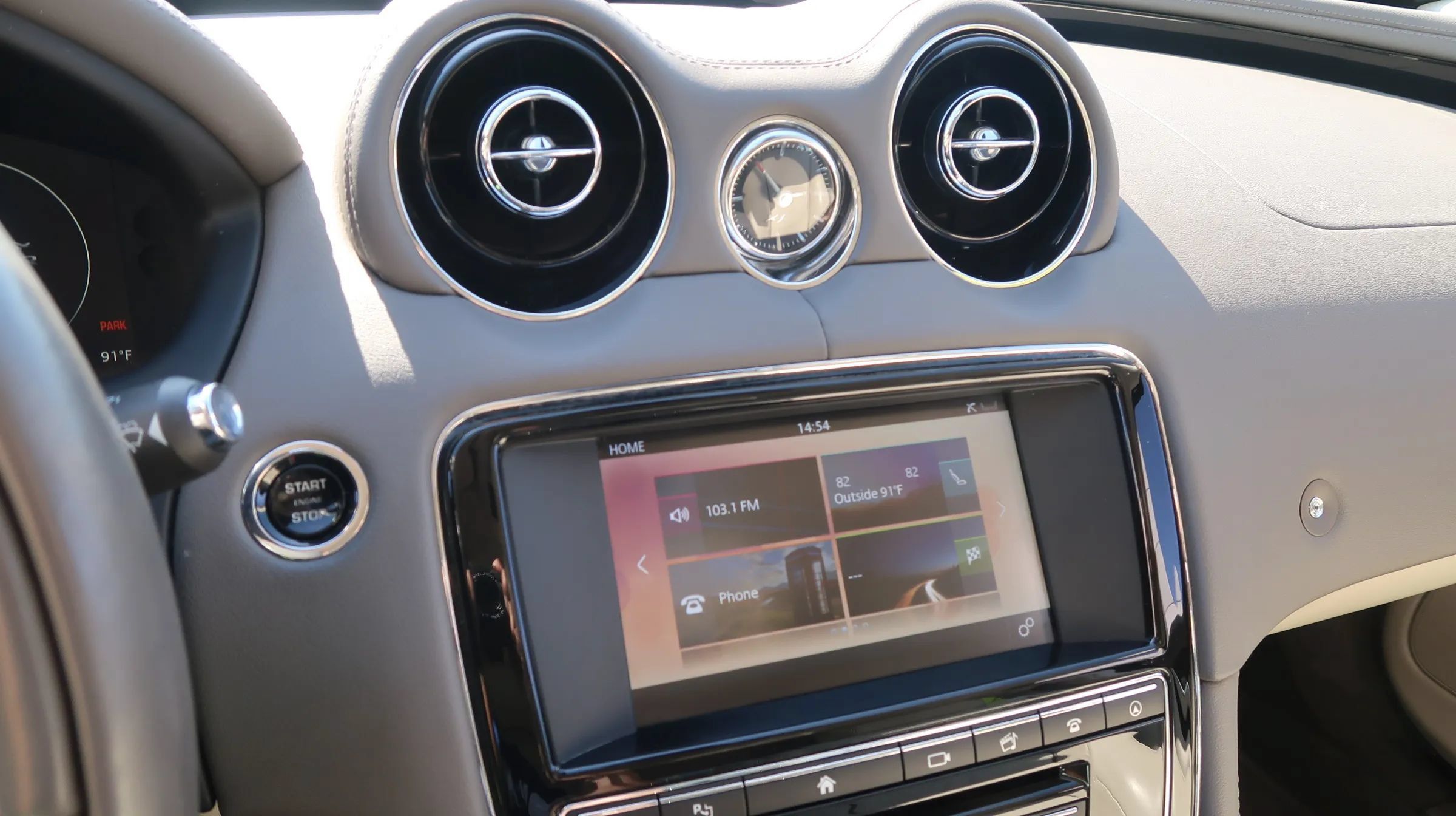 Used 2017 Jaguar XJ R-Sport RWD image 36