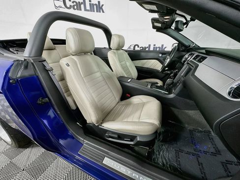 Used 2014 Ford Mustang GT Premium w/ Electronics Package RWD image 33