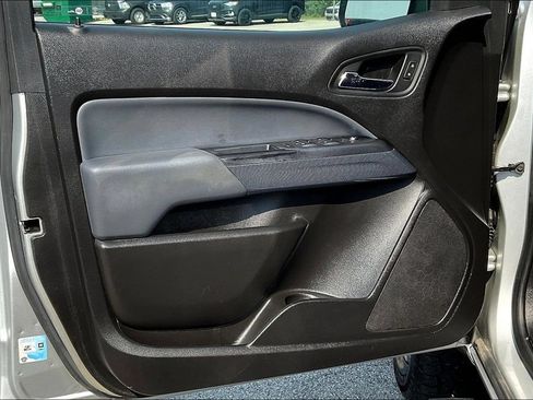 Used 2017 Chevrolet Colorado Z71 AWD/4WD image 19