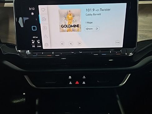 New 2026 Volkswagen Atlas SE image 32