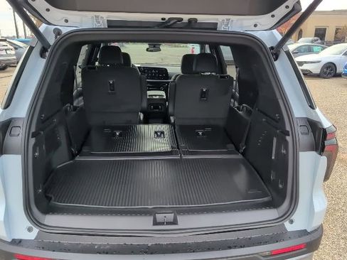 New 2026 Chevrolet Traverse LT w/ LPO, Floor Liner Package image 19