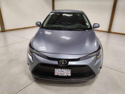 Used 2024 Toyota Corolla LE image 3