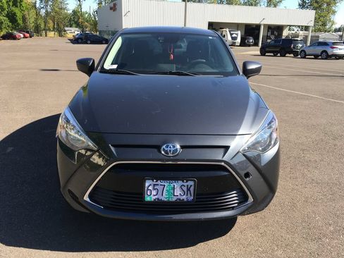 Used 2018 Toyota Yaris iA FWD image 8