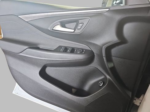 Used 2025 Buick Envista Sport Touring w/ Convenience I Package FWD image 32