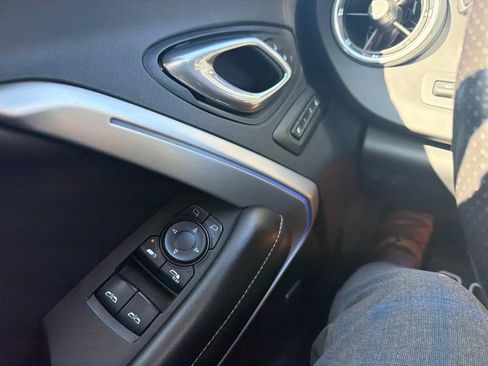 Used 2016 Chevrolet Camaro SS RWD image 10