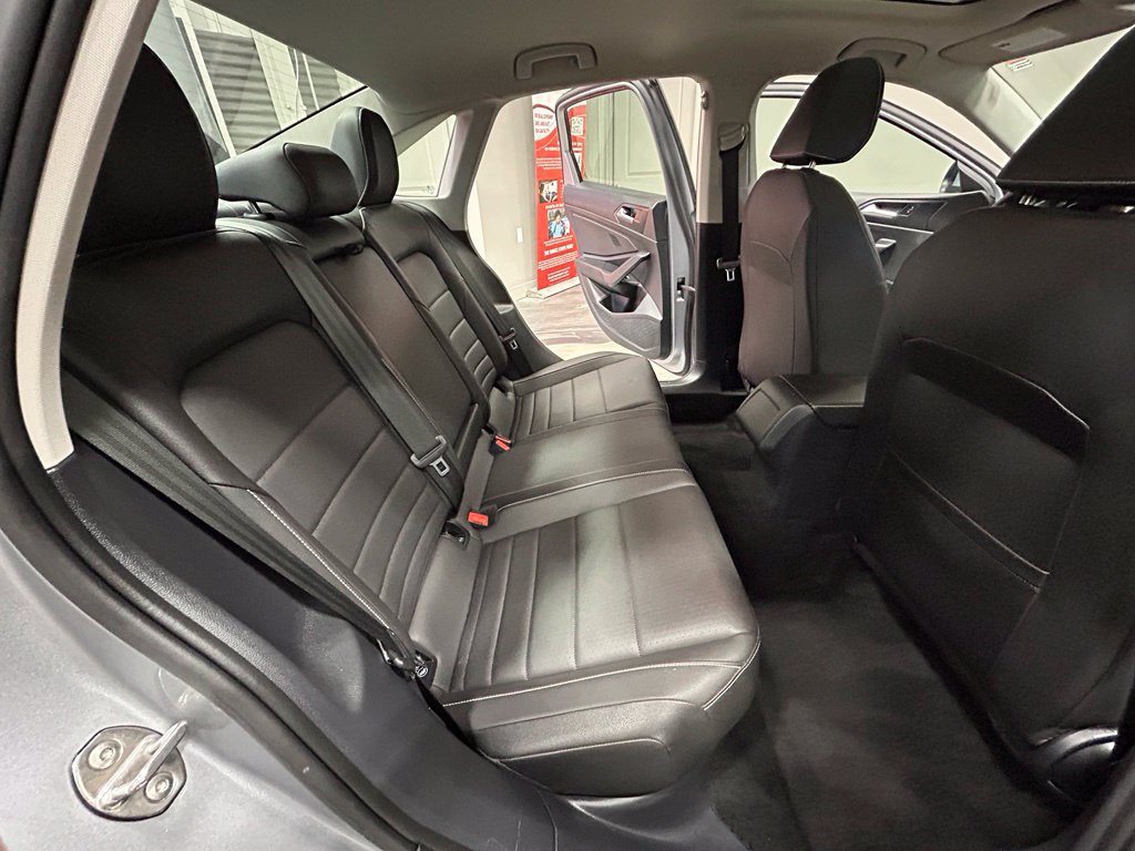 Used 2024 Volkswagen Jetta SE FWD image 44