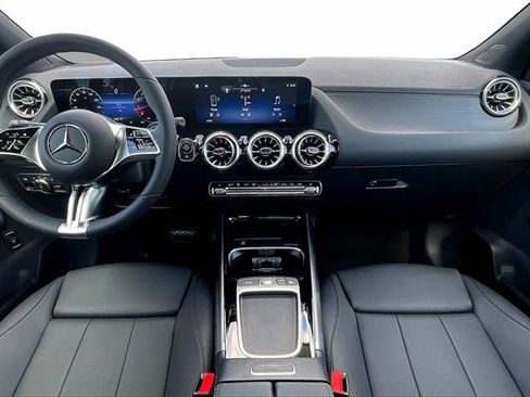 New 2026 Mercedes-Benz GLA 250 4MATIC image 6