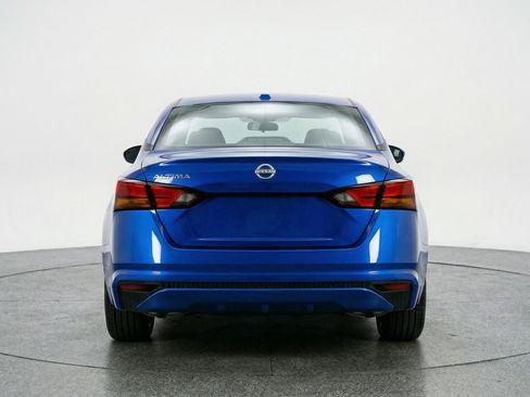 Used 2025 Nissan Altima 2.5 SV image 7