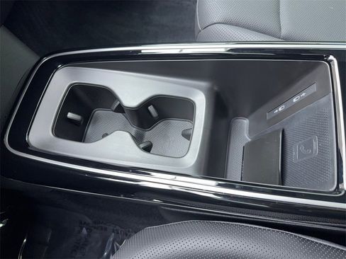 Used 2025 Volkswagen ID.4 Pro S image 33