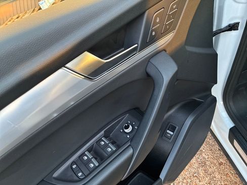 Used 2025 Audi Q5 2.0T Premium image 11