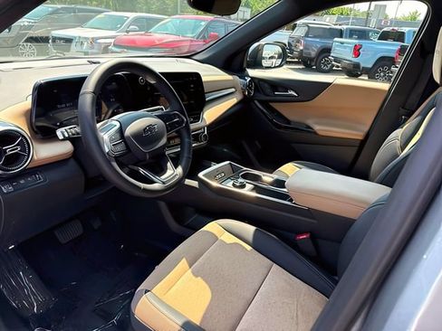 Used 2025 Chevrolet Equinox ACTIV w/ Safety and Technology Package AWD/4WD image 15