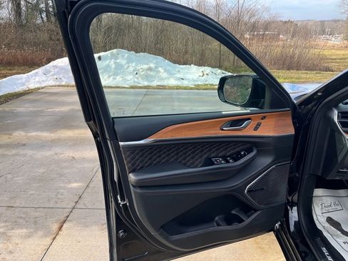 Used 2022 Jeep Grand Cherokee Summit image 10