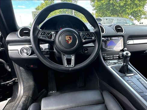 Used 2024 Porsche 718 Cayman RWD image 11
