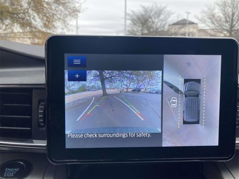 Used 2022 Ford Explorer XLT w/ Equipment Group 202A image 14