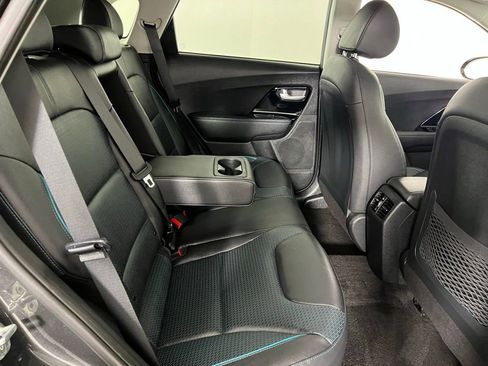 Used 2022 Kia Niro EX Premium w/ Cold Weather Package image 31