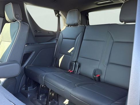 Used 2022 Chevrolet Tahoe Premier AWD/4WD image 23