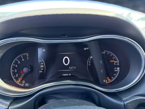 Used 2018 Jeep Grand Cherokee Laredo RWD image 31