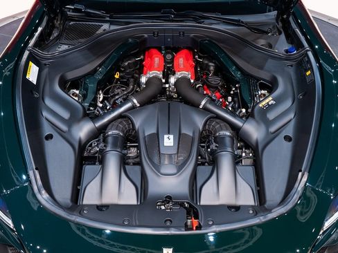 Certified 2022 Ferrari Roma image 18