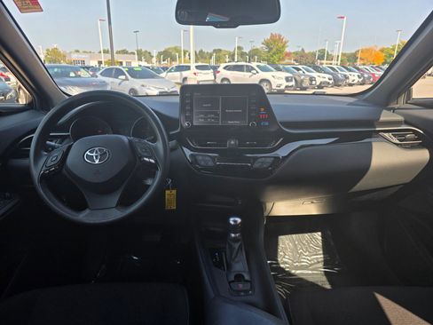 Used 2019 Toyota C-HR LE image 11