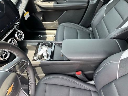 New 2025 Chevrolet Blazer EV LT image 23