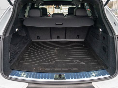 Used 2025 Porsche Cayenne image 26