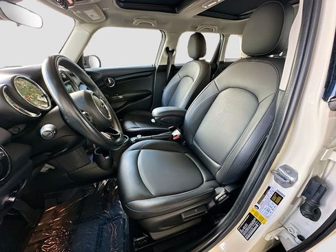 Used 2020 MINI Cooper 4-Door Hardtop w/ Storage Package image 20