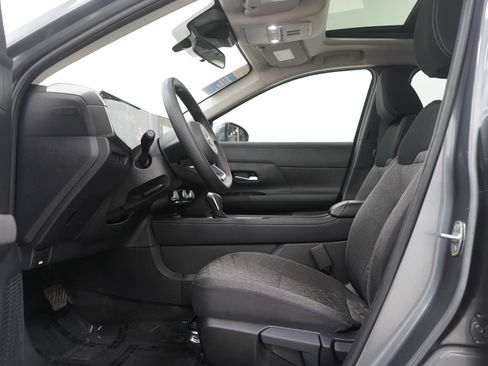 Used 2025 Nissan Kicks SV w/ SV Premium Package image 22