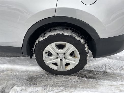 Used 2015 Toyota RAV4 LE image 10