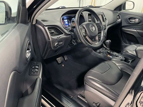 Used 2019 Jeep Cherokee Latitude Plus image 16