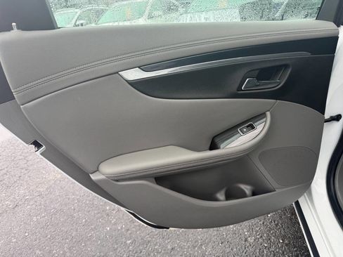 Used 2018 Chevrolet Impala LS image 22
