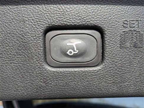 Used 2024 Ford Edge Titanium image 19