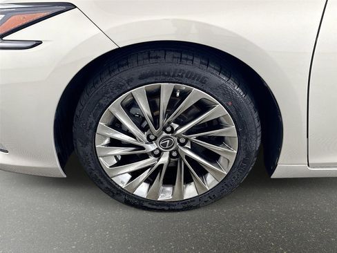 Used 2022 Lexus ES 350 Ultra Luxury w/ Accessory Package 2 FWD image 34