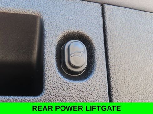 Used 2020 Cadillac Escalade Premium Luxury w/ Escalade Sport Edition AWD/4WD image 35