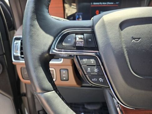 Used 2024 Lincoln Navigator Reserve AWD/4WD image 32