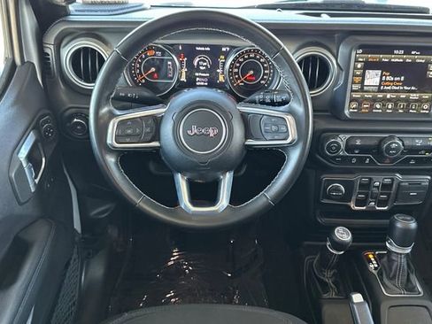 Used 2022 Jeep Wrangler Unlimited Sahara AWD/4WD image 13