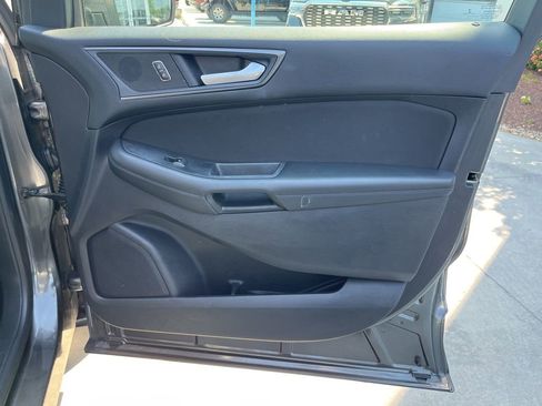 Used 2019 Ford Edge SE FWD image 26