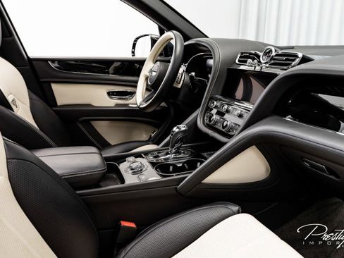 Used 2022 Bentley Bentayga image 48